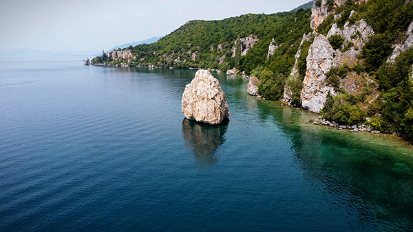 Trpejca Ohrid, malo mesto na obali Ohridskog jezera.