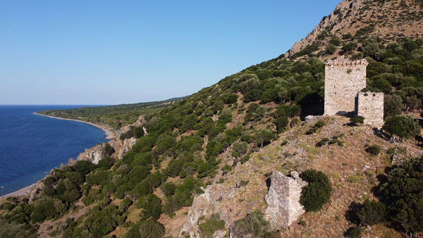 Srednjovekovna kula Paleopolisa iz vremena vladavine Gattilusija na Samotraki.